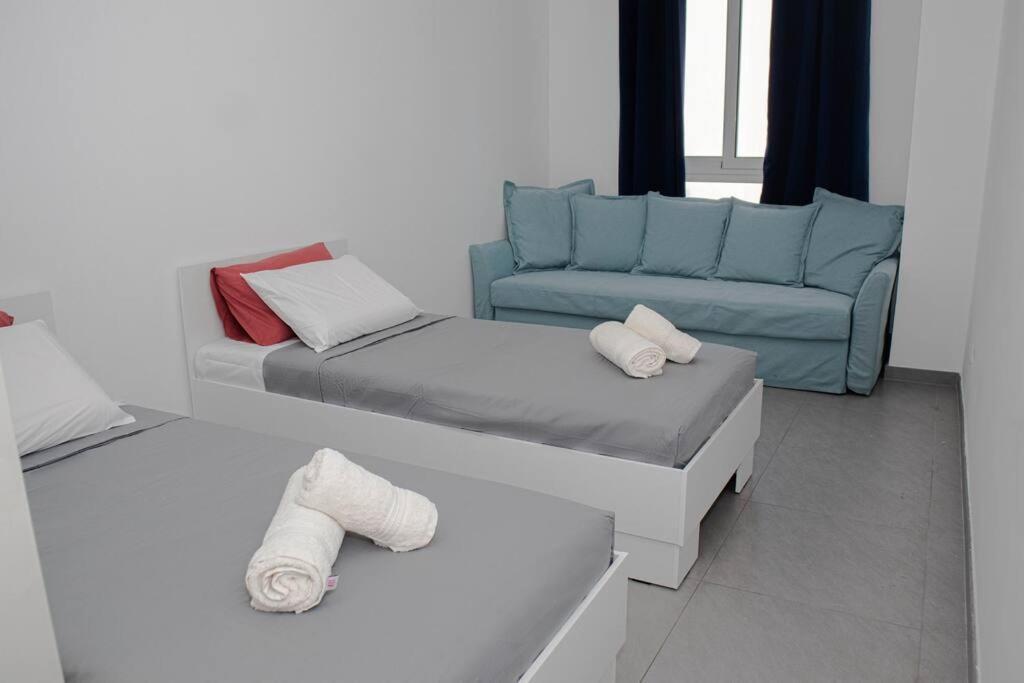 Seafront Two Bedroom Apartment St. Julian's Zewnętrze zdjęcie