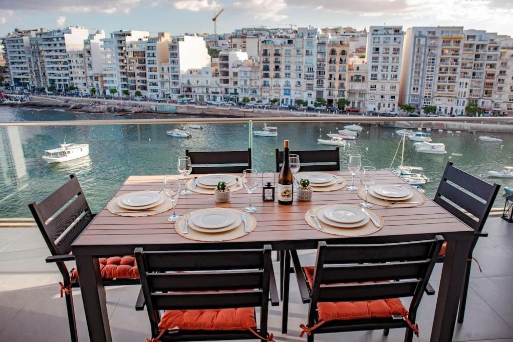 Seafront Two Bedroom Apartment St. Julian's Zewnętrze zdjęcie